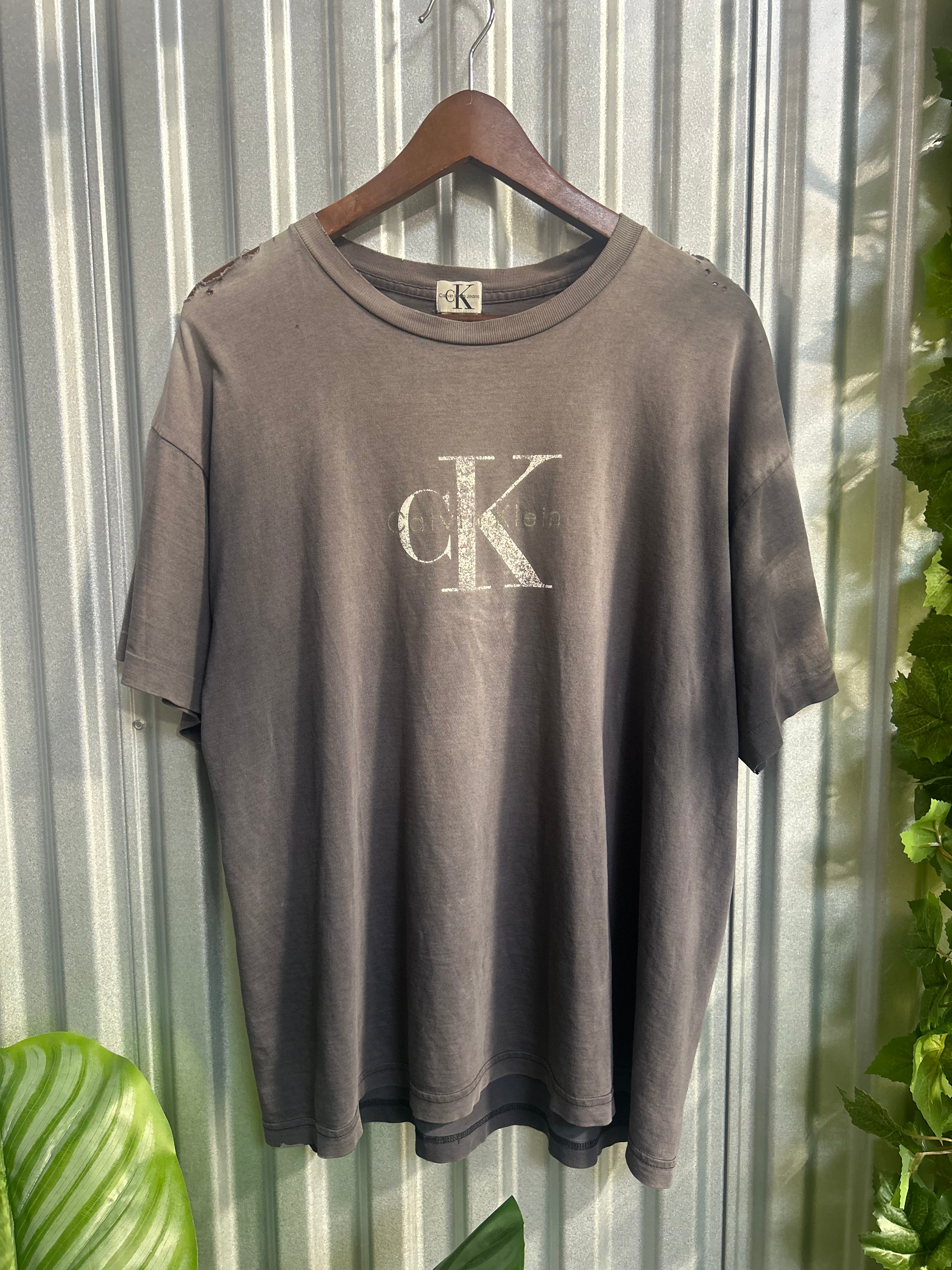 Vintage Calvin Klein Faded & Thrashed T-shirt - Size Xl