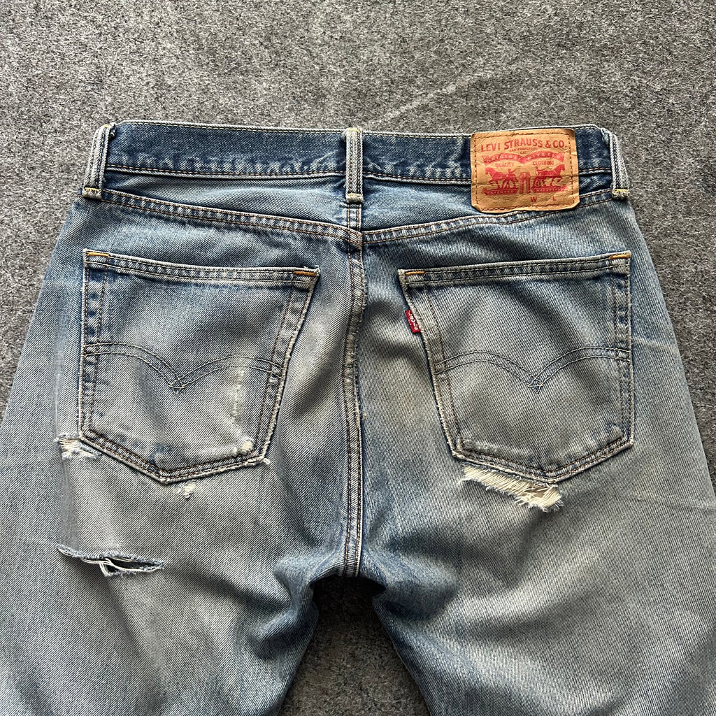 Vintage Distressed Levi’s Slim Fit Jeans