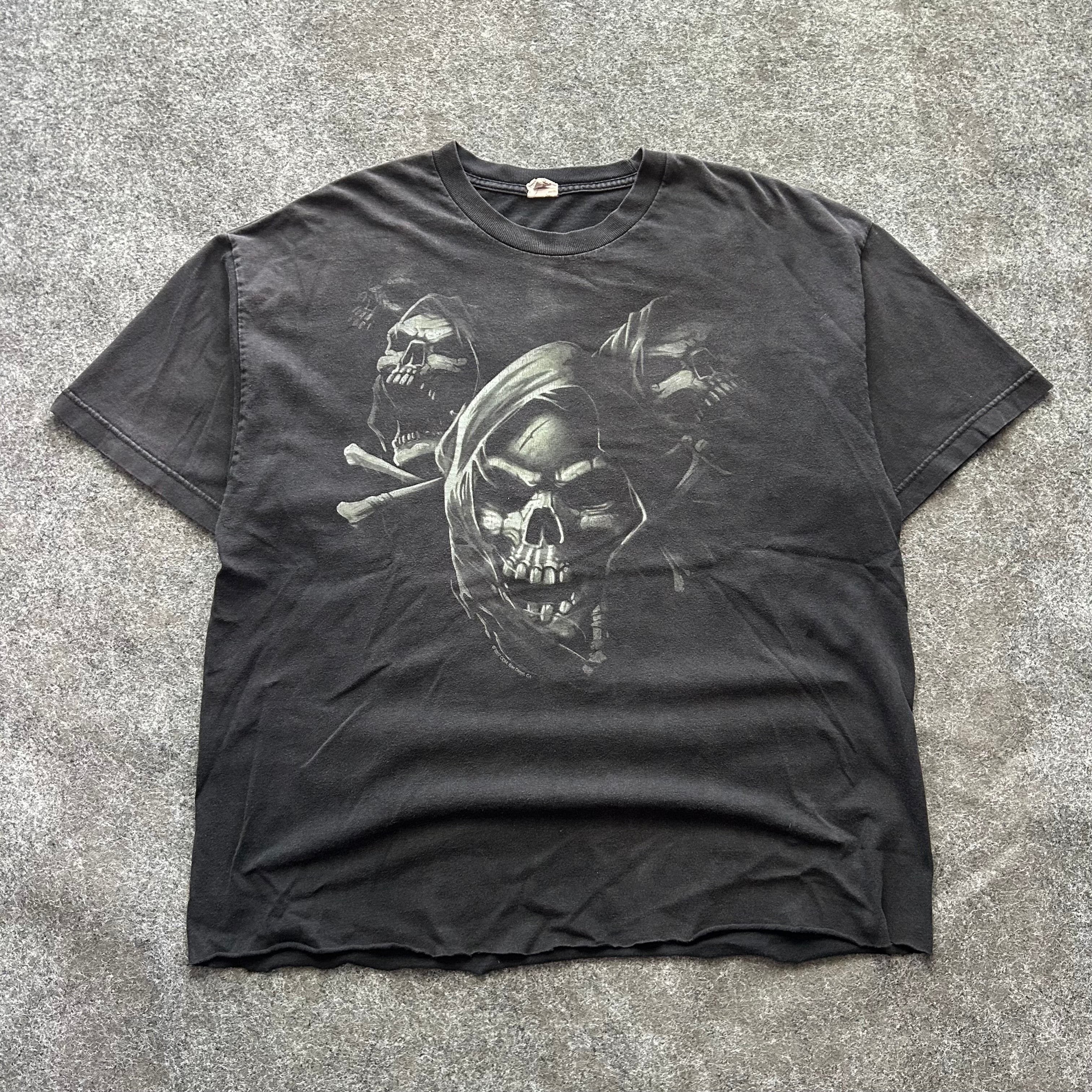 Vintage Faded Y2K Skull Cropped T-shirt