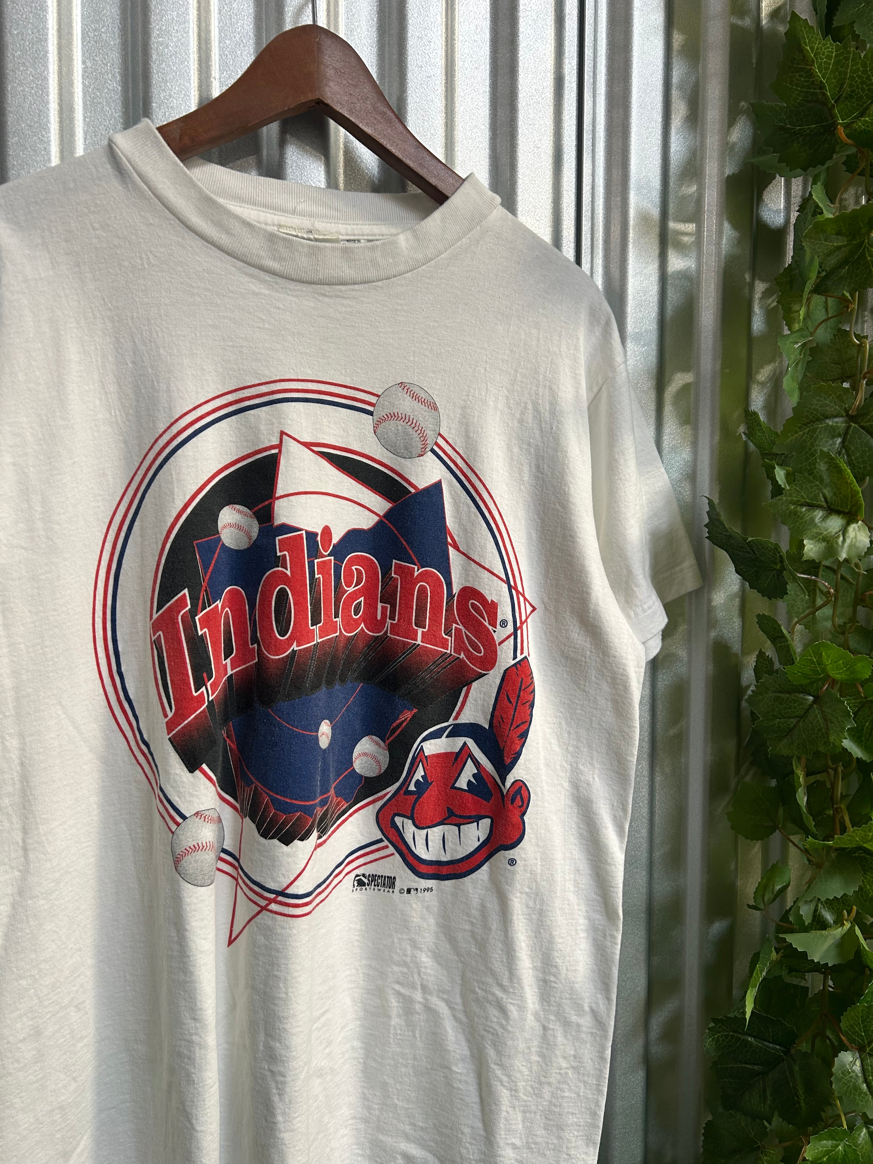 Vintage Cleveland Indians Graphic T-shirt - Size XL