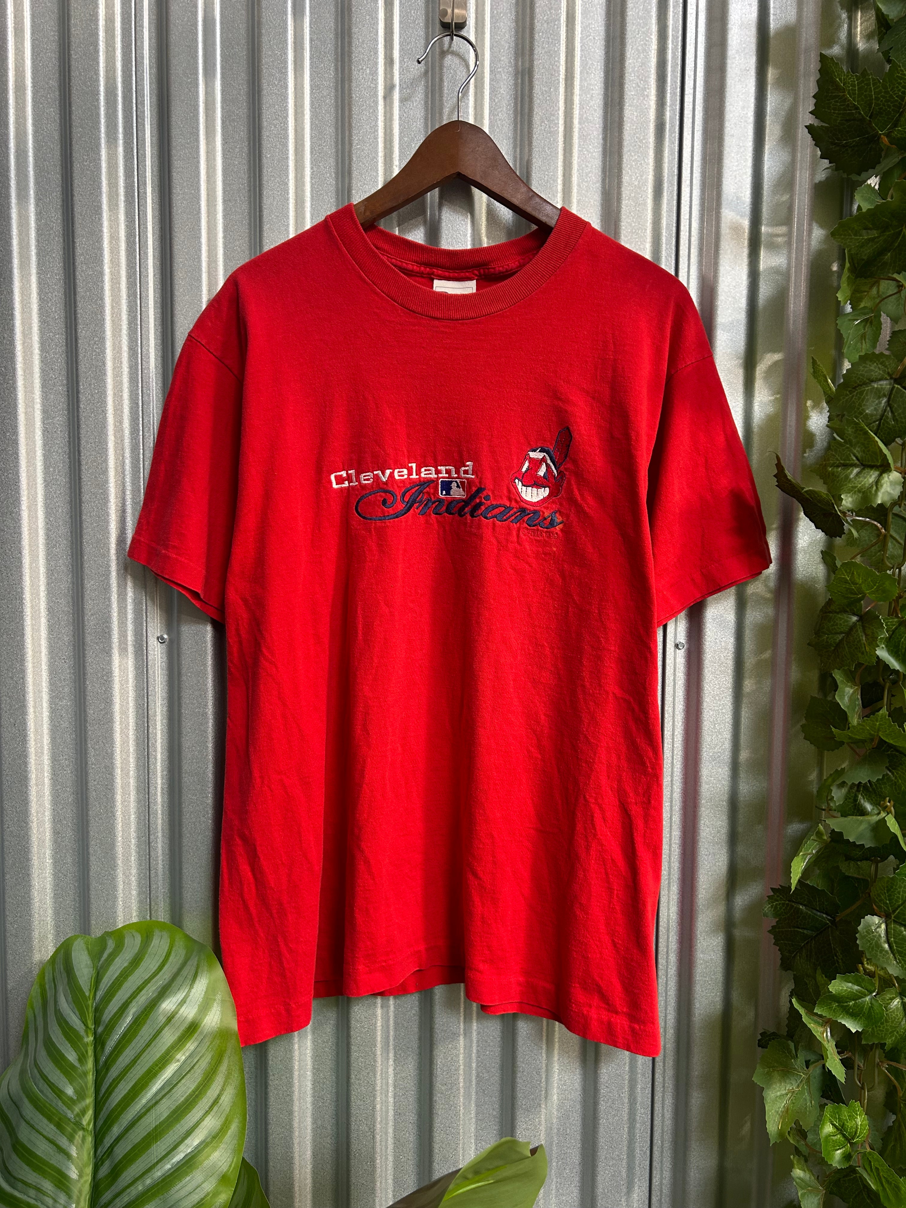 Vintage Cleveland Indians MLB Embroidered Red T-shirt - Size Large