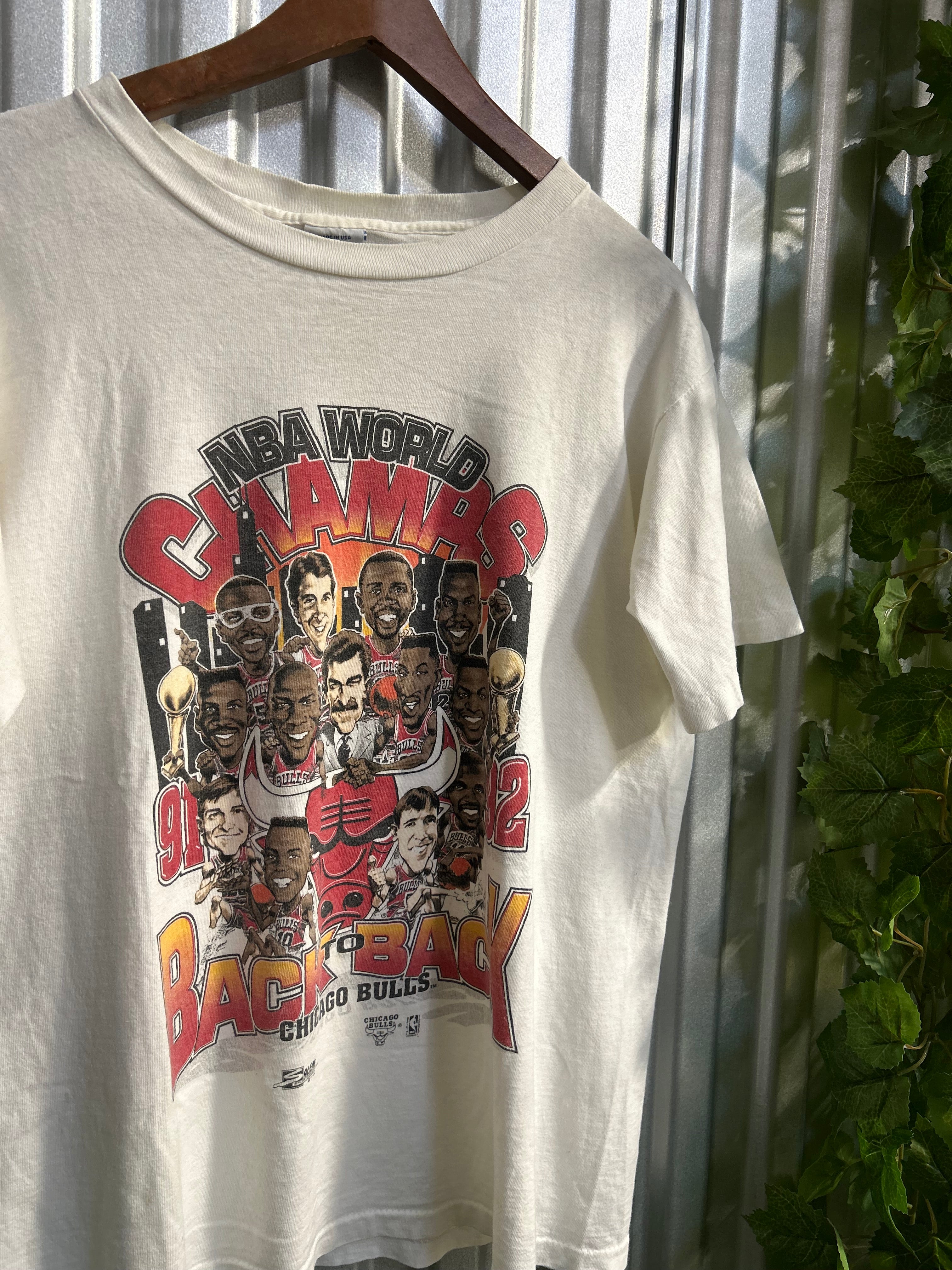 Vintage Chicago Bulls Back To Back World Champs Caricature T-shirt - Size Large
