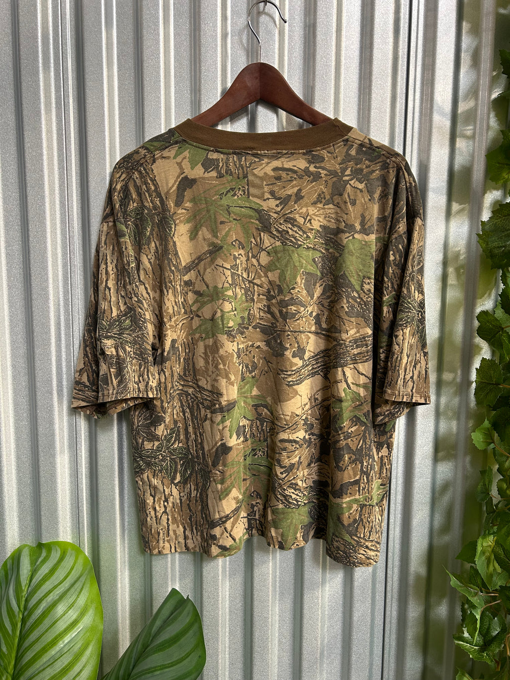 Vintage Realtree Camouflage Pocket T-shirt - Size Medium