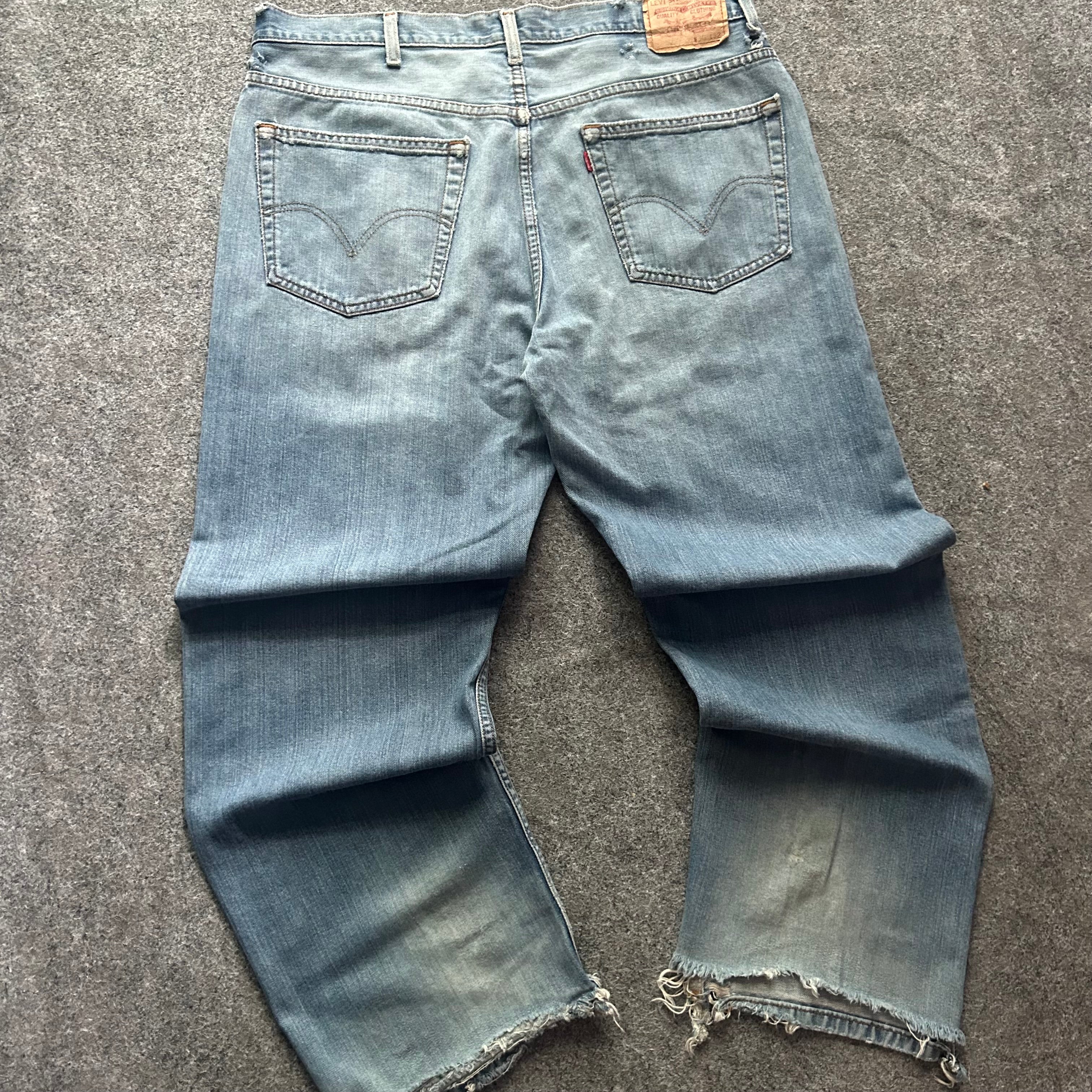 Vintage Relaxed Straight Levi’s 550 Blue Jeans