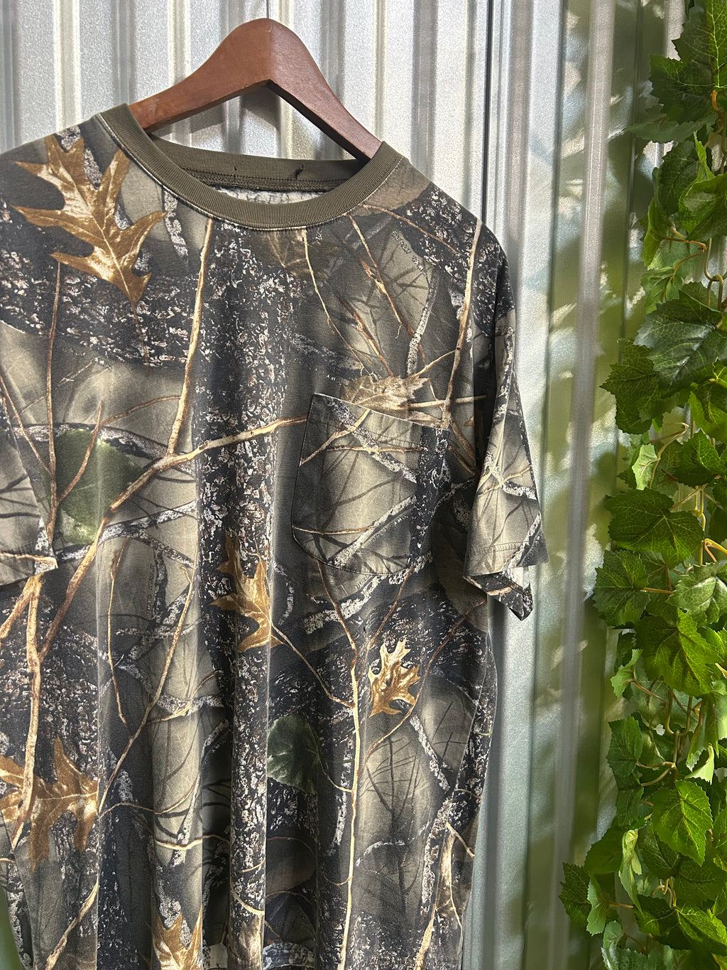 Vintage Camouflage Realtree Pocket T-shirt - Size Large