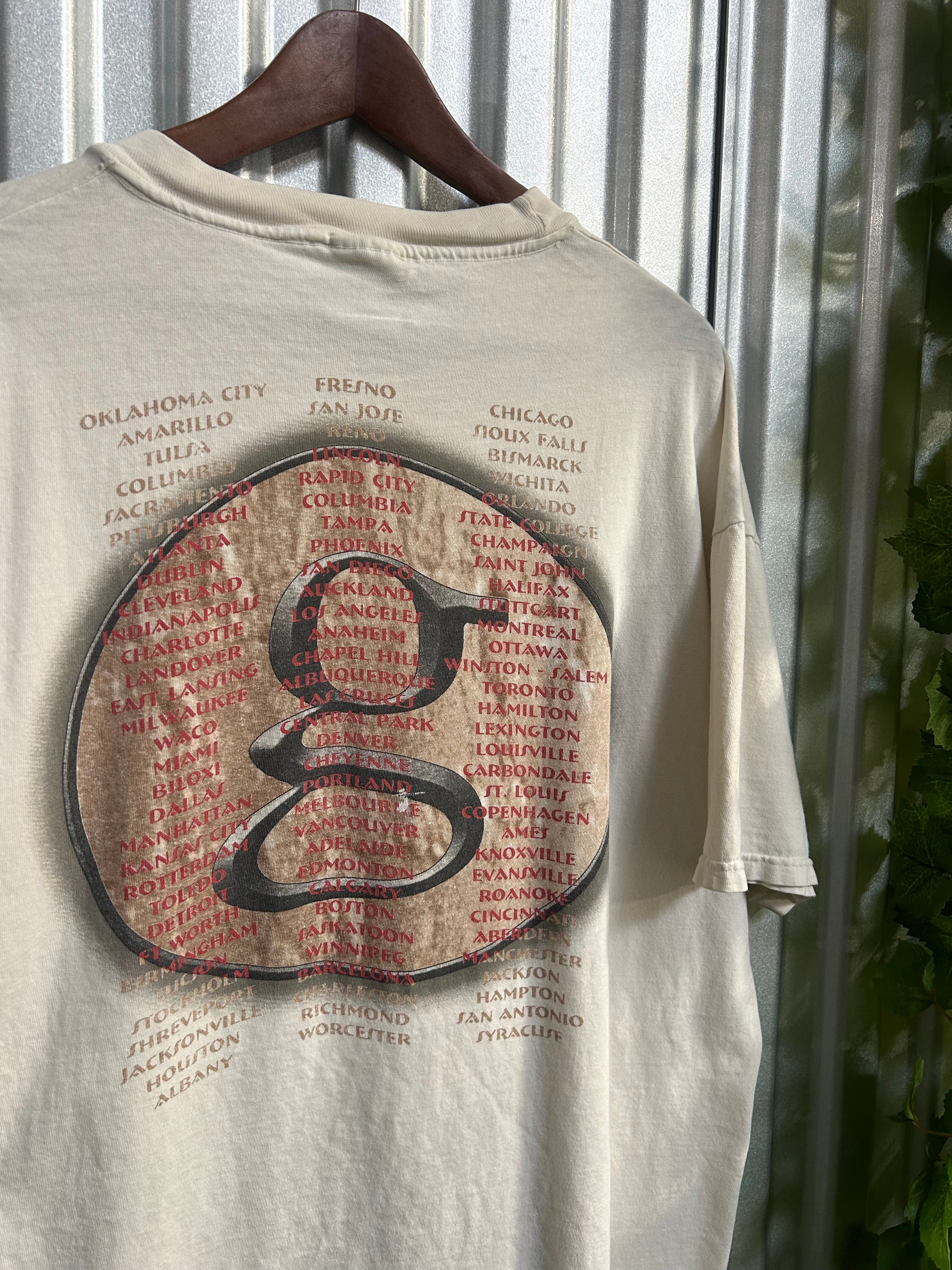 Vintage Garth Brooks Faded Band T-shirt - Size XL