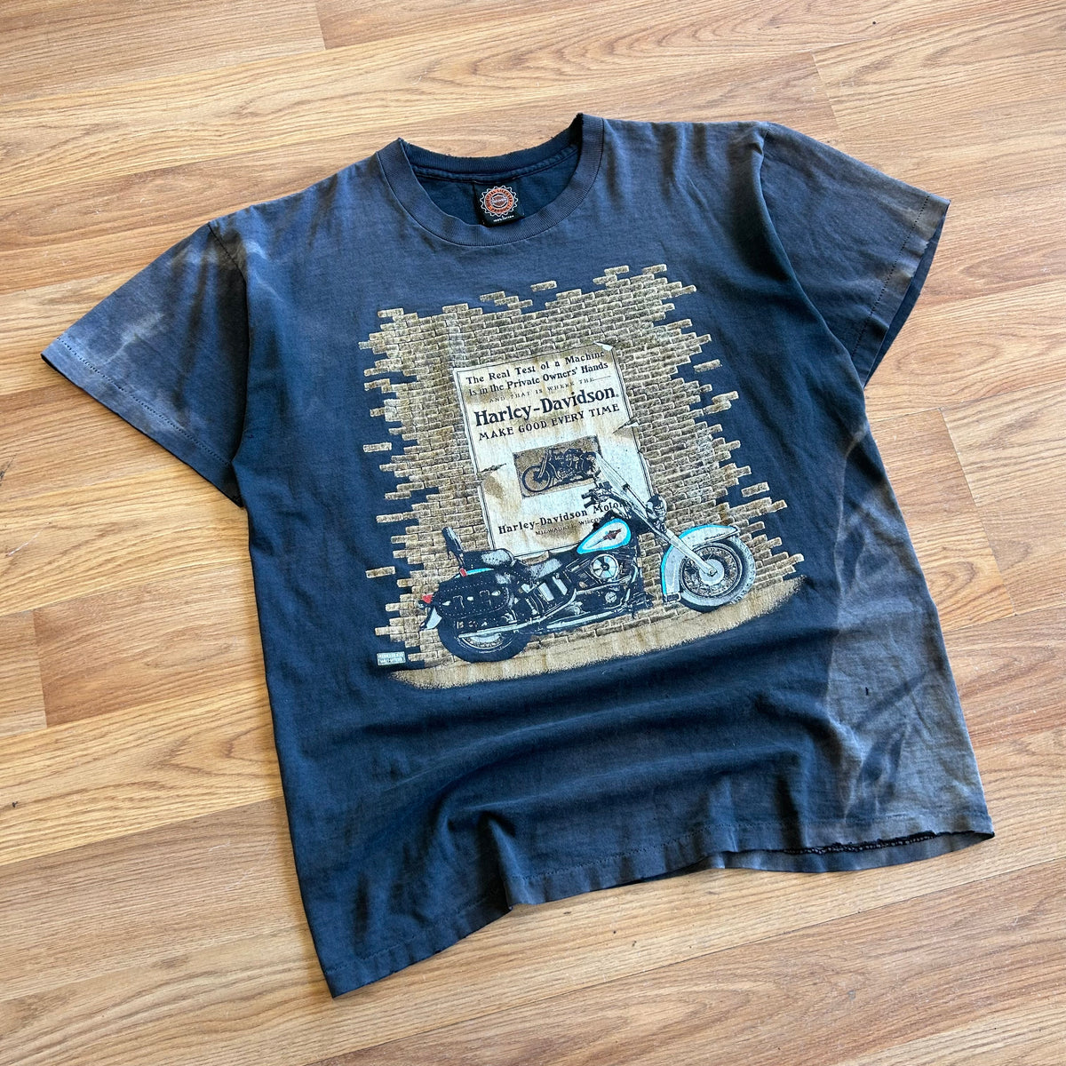 Vintage Harley Davidson Faded Brick Wall T-shirt - Size Large