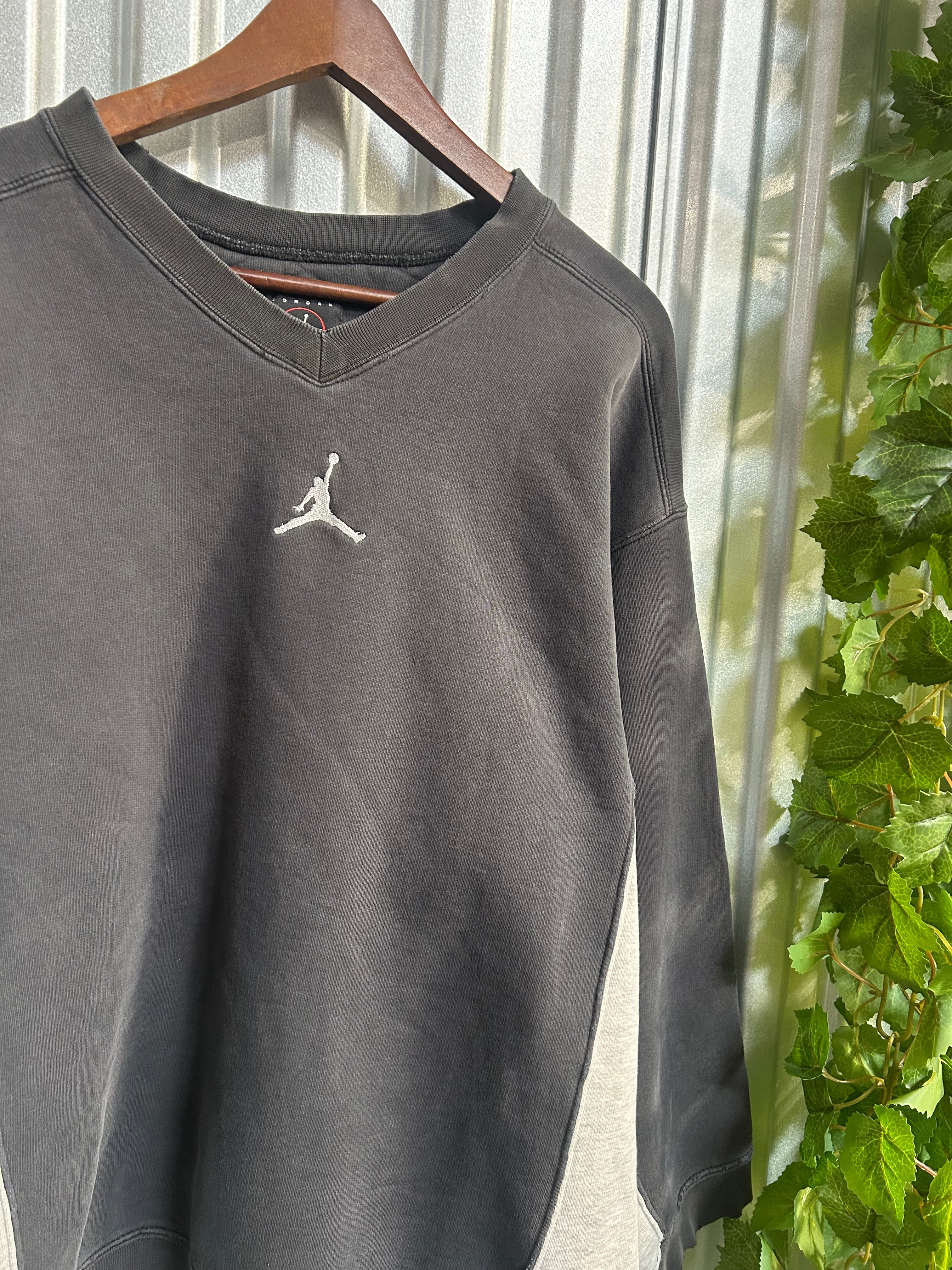 Vintage Jordan Center Embroidered Crewneck - Size Large