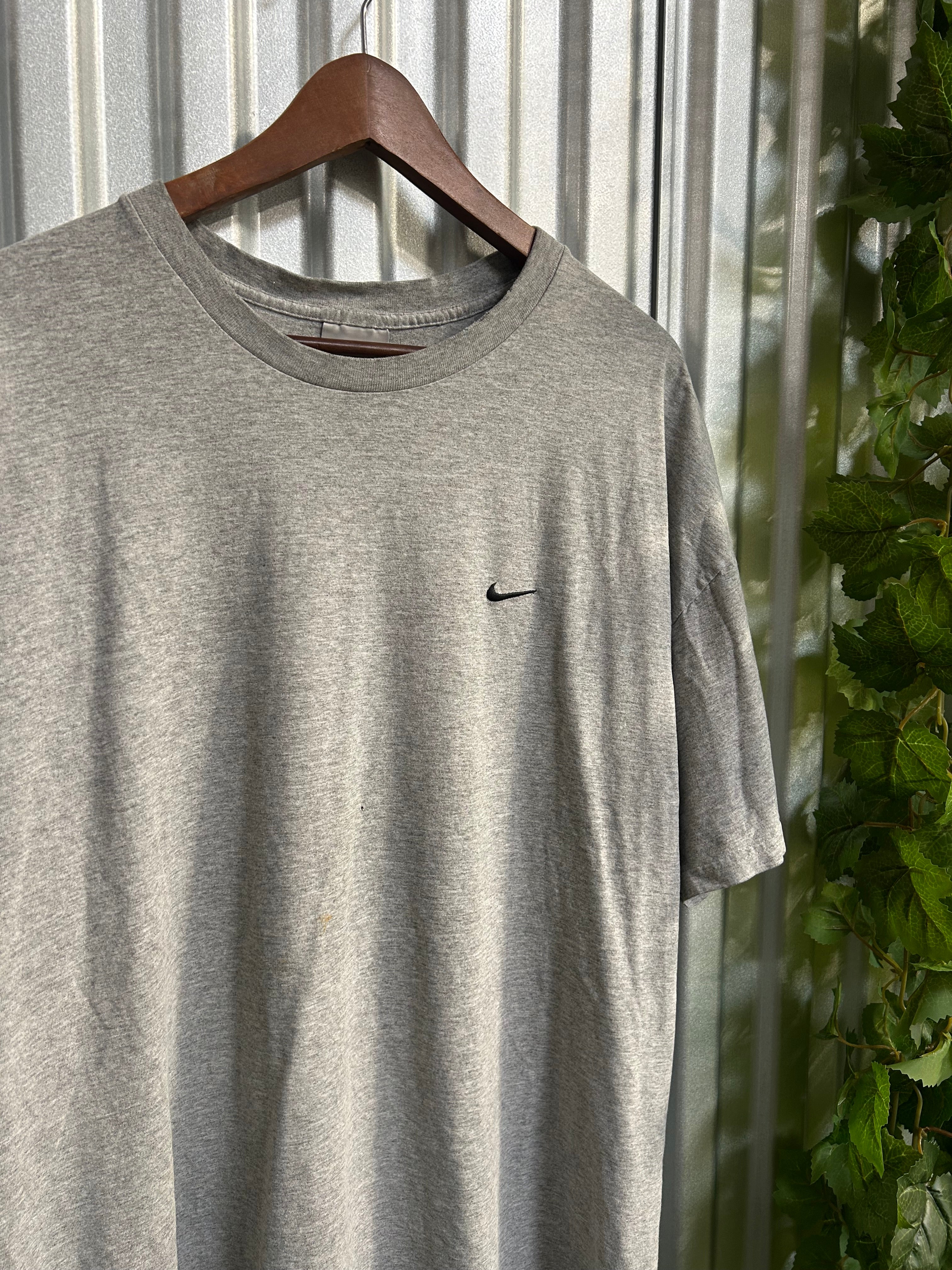 Vintage Nike Grey & Black Swoosh T-shirt - Size 2XL