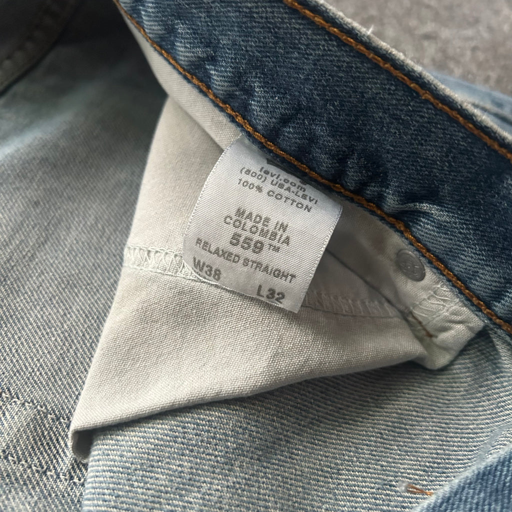Vintage Relaxed Straight Levi’s 550 Blue Jeans