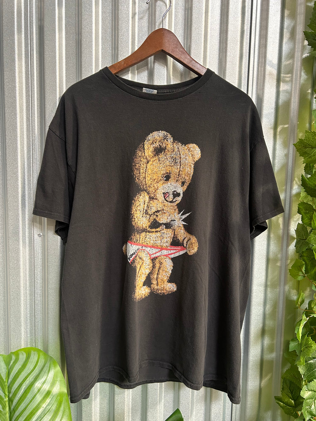 Vintage Nude Bear Graphic T-shirt - Size XL