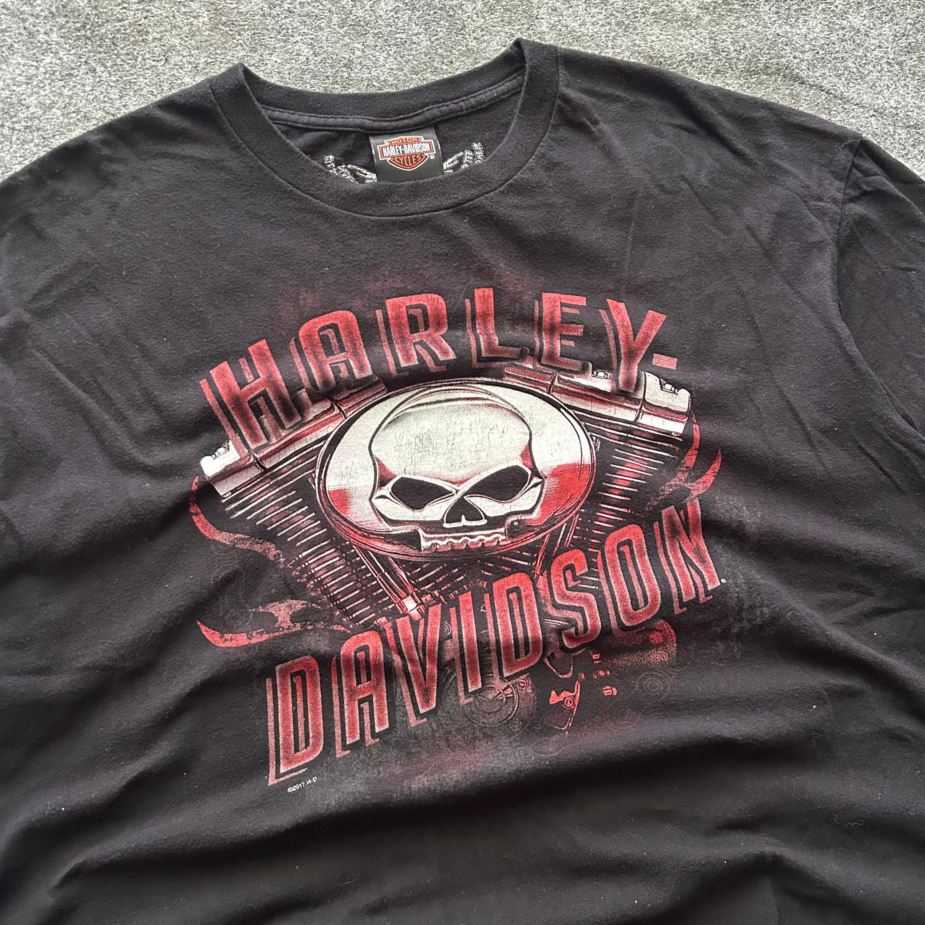 Vintage Harley Davidson Skull & Engine Cropped T-shirt