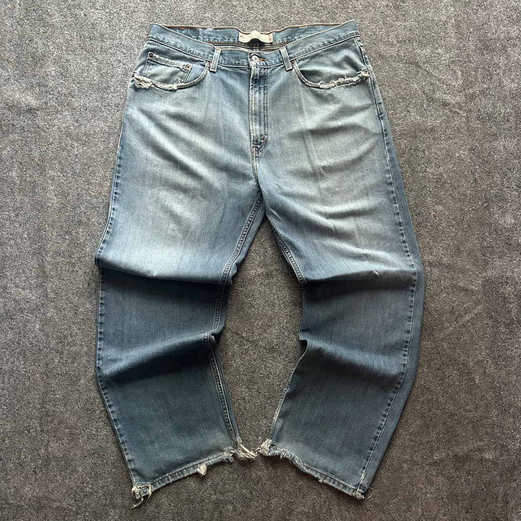Vintage Relaxed Straight Levi’s 550 Blue Jeans