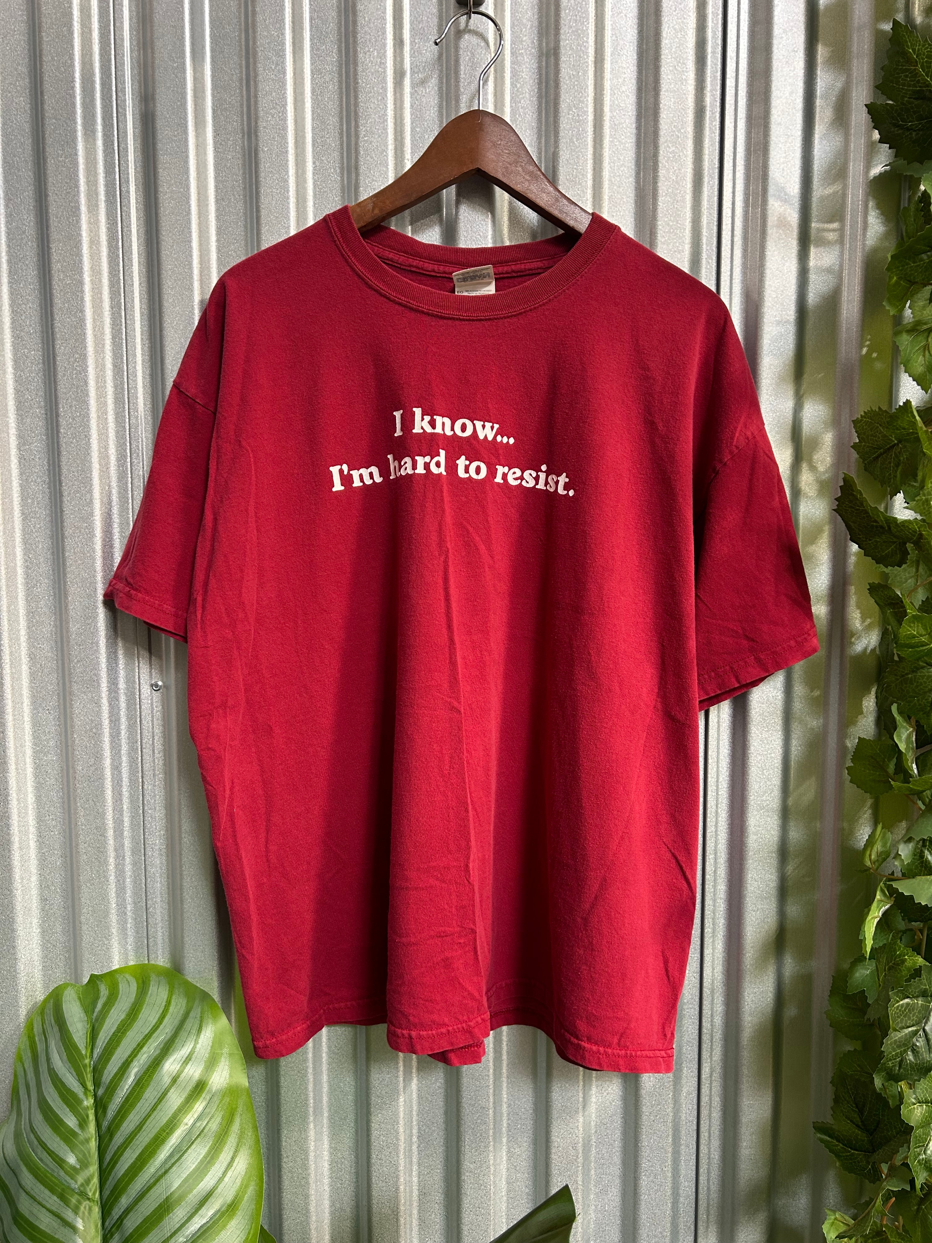 Vintage “I’m Hard To Resist” Parody T-shirt - Size XL