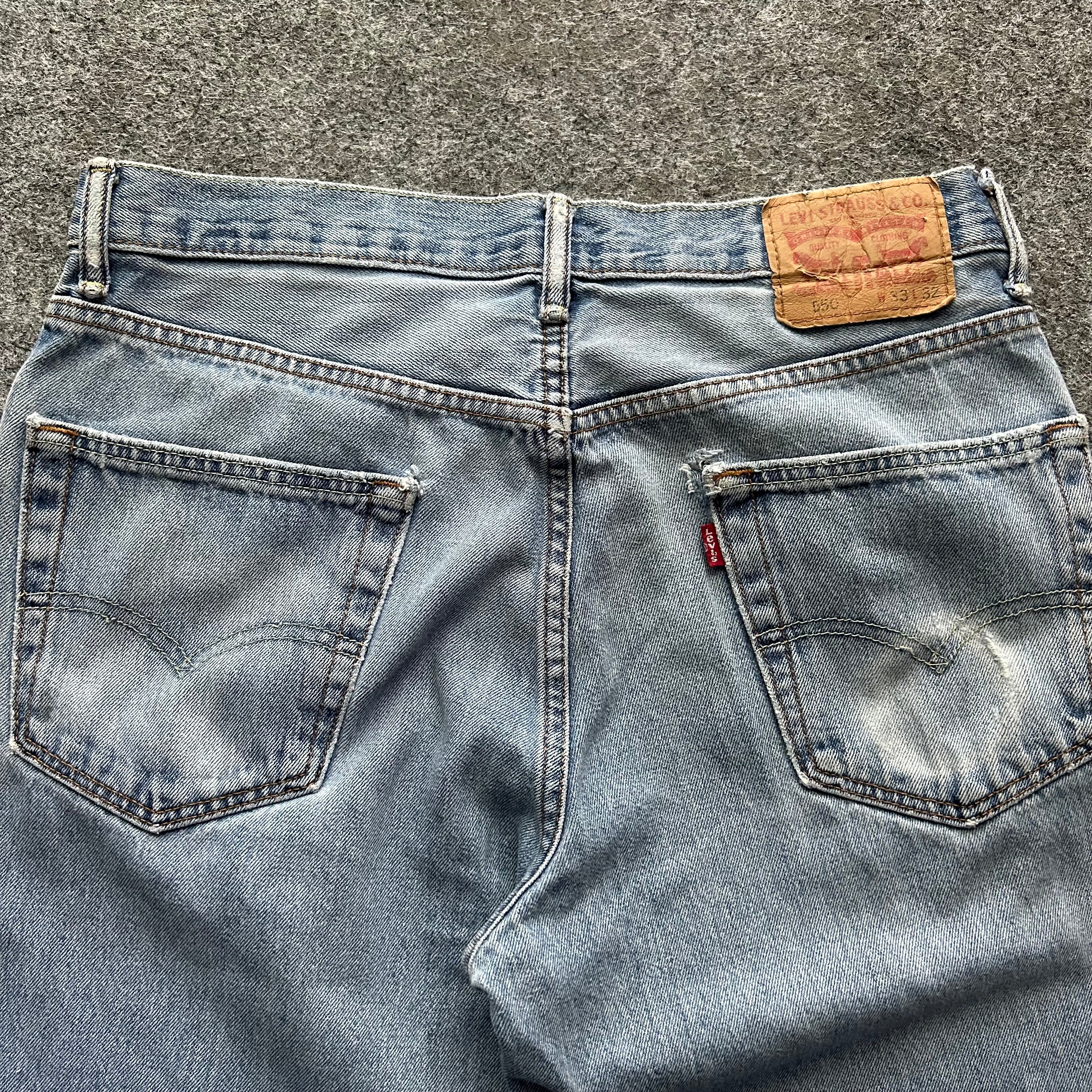 Vintage Distressed Levi’s 550 Jeans