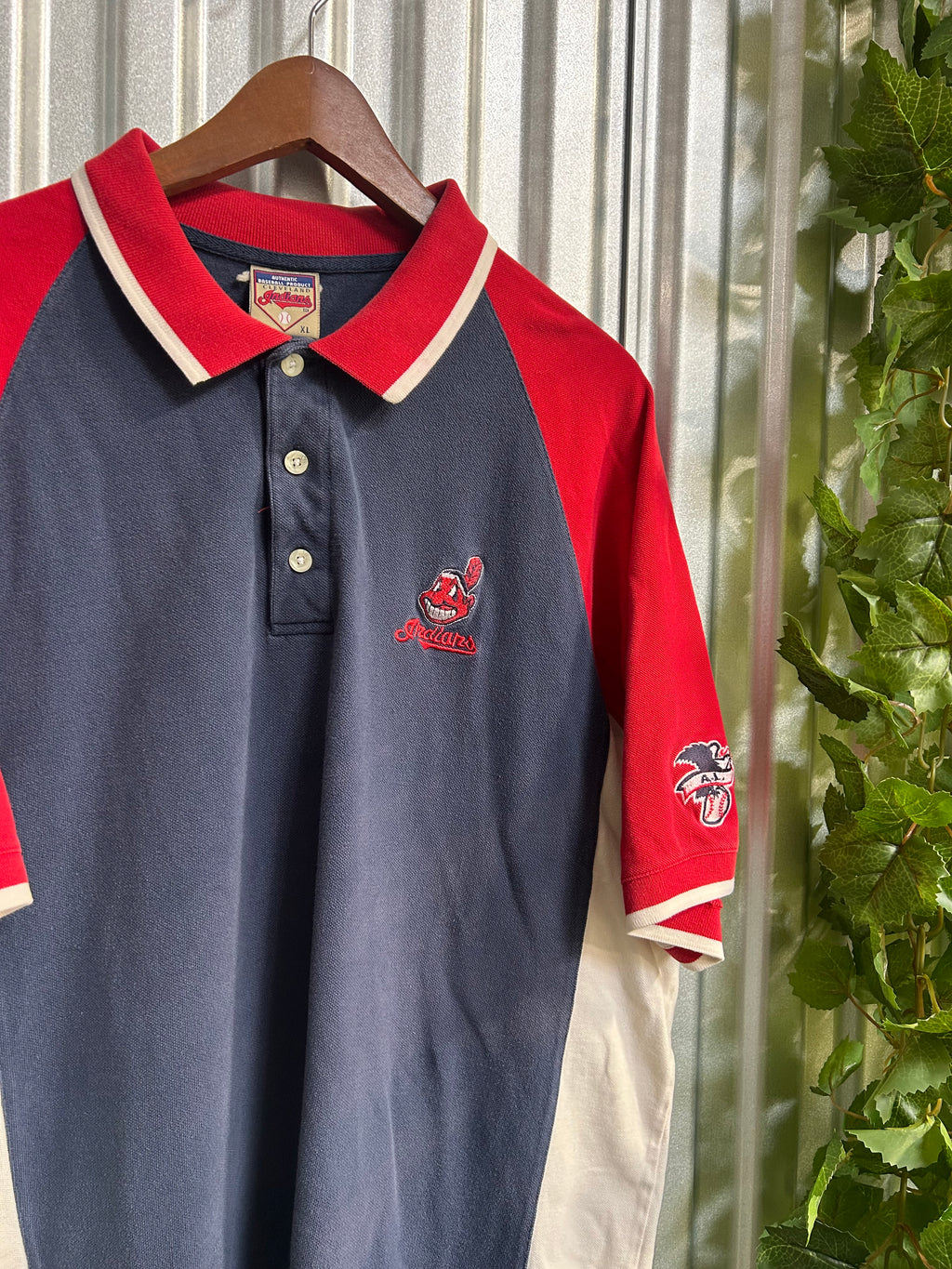 Vintage Cleveland Indians Embroidered Polo T-shirt - Size XL