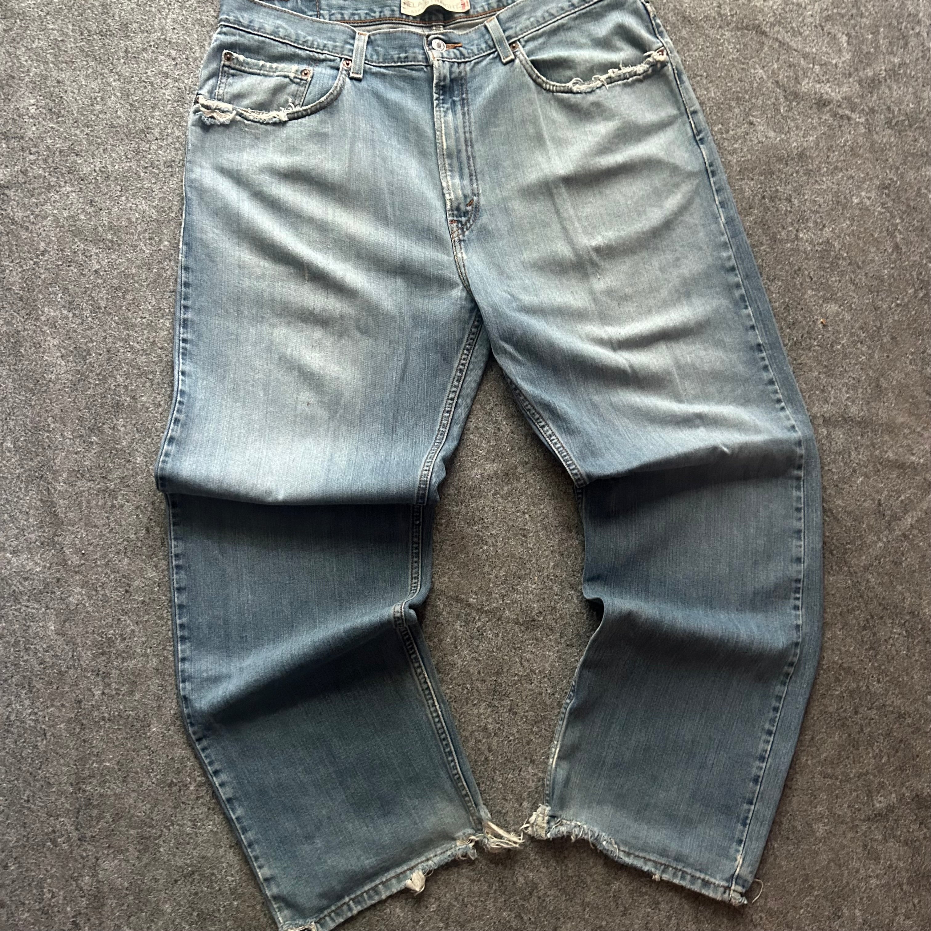 Vintage Relaxed Straight Levi’s 550 Blue Jeans