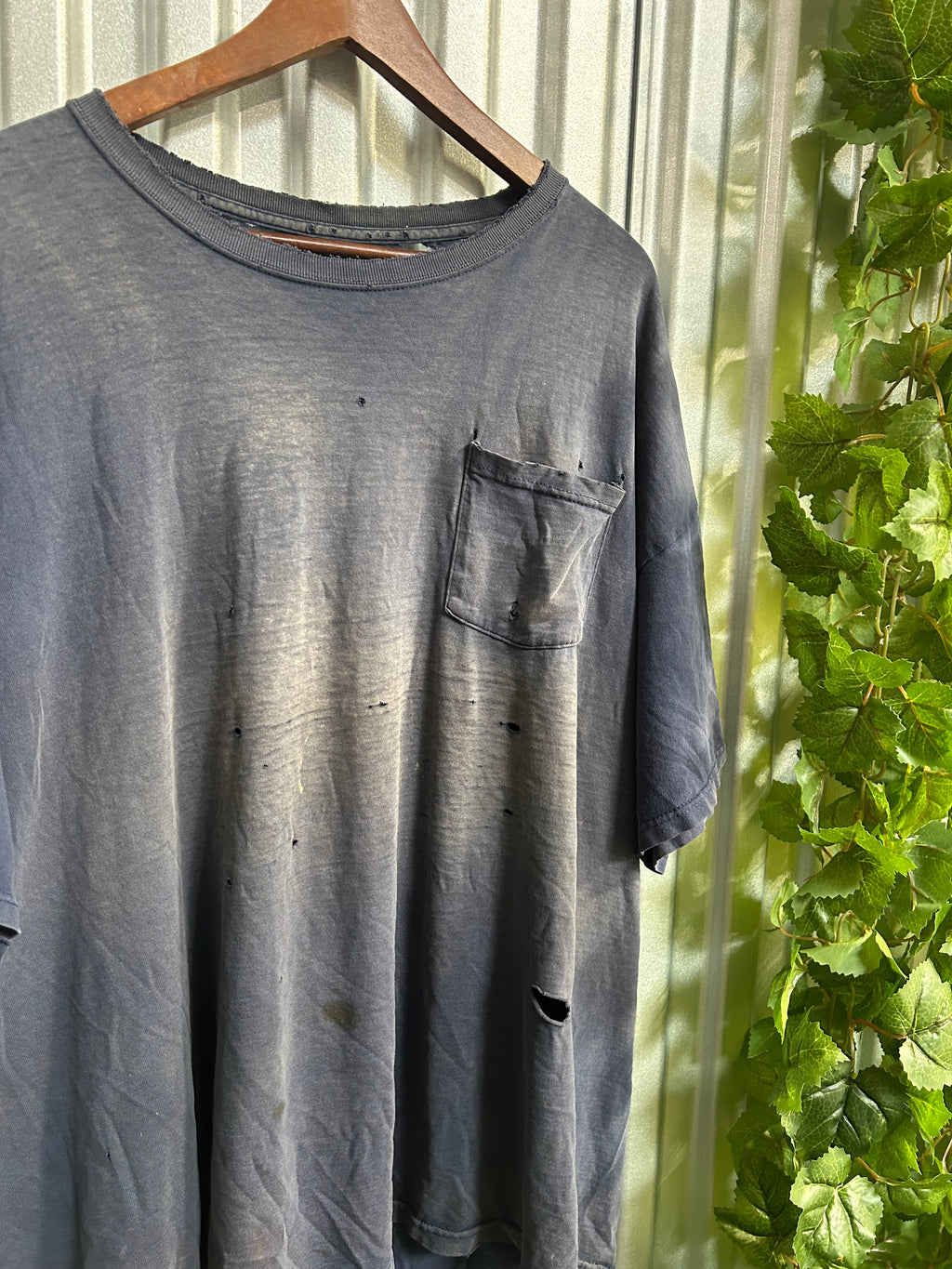 Vintage Blank Navy Blue Thrashed & Faded Pocket T-shirt - Size 2XL