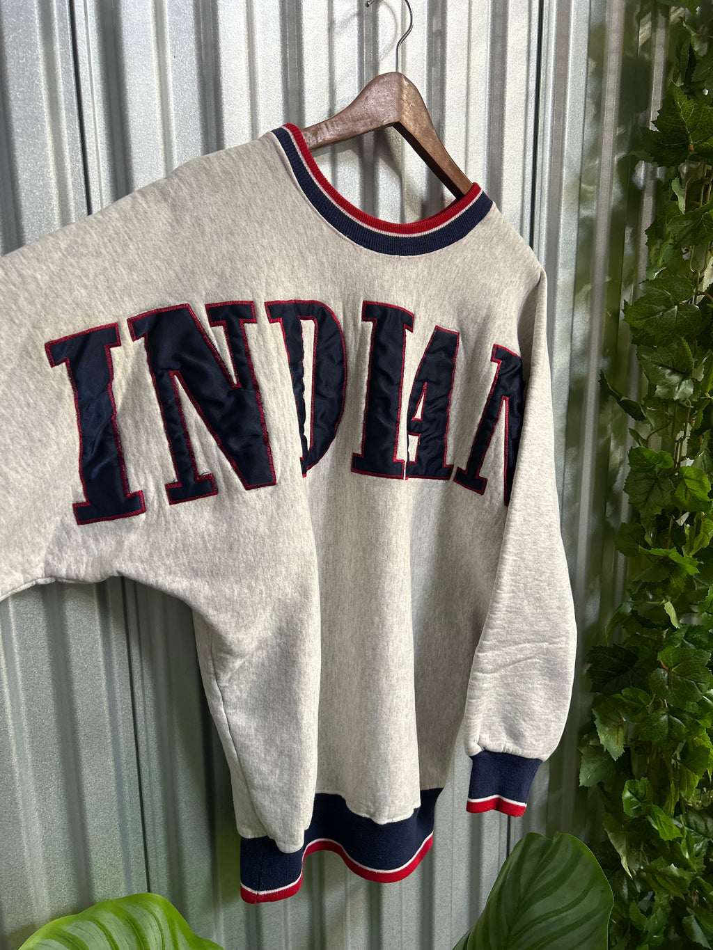 Vintage Cleveland Indians Spell-out Embroidered Crewneck - Size Large