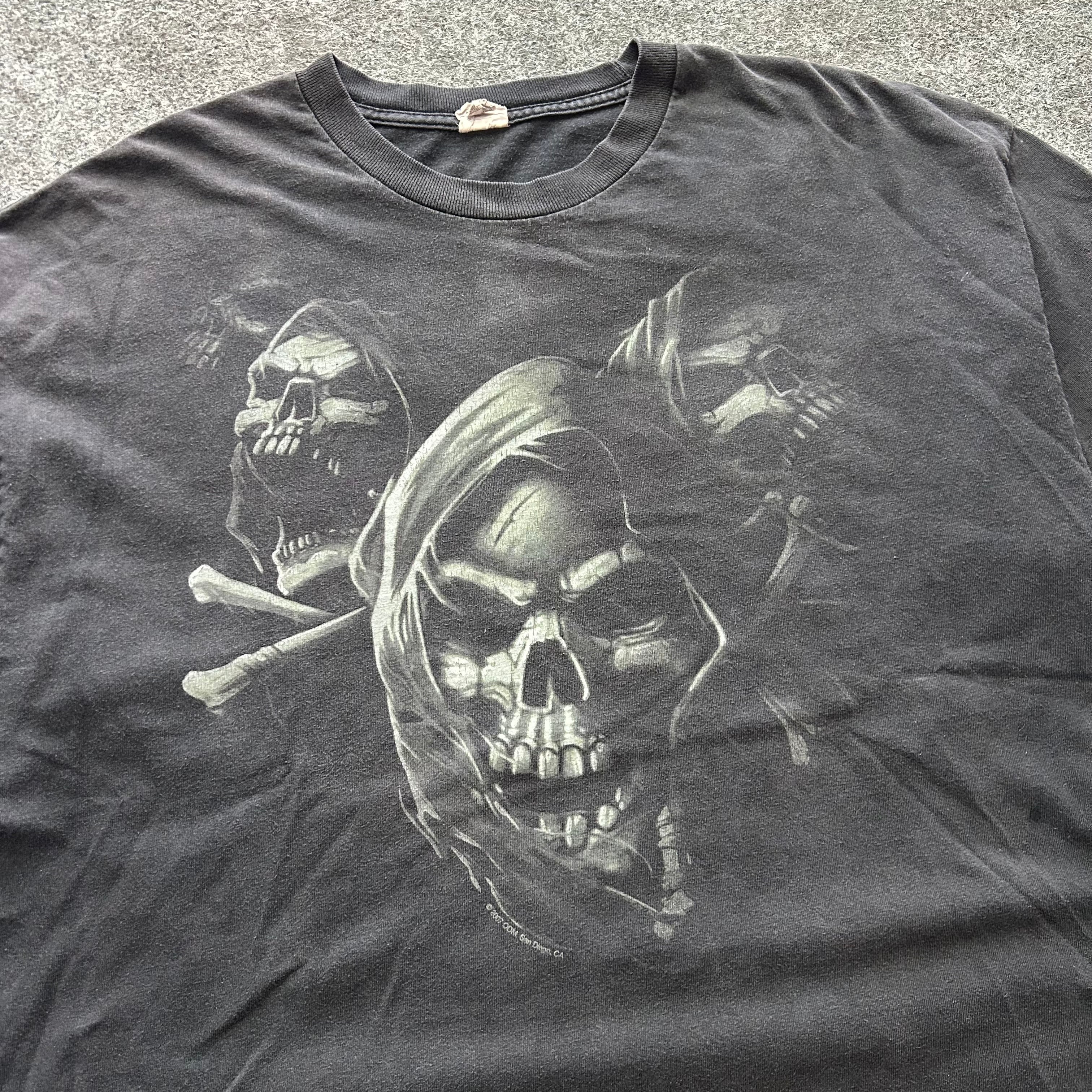 Vintage Faded Y2K Skull Cropped T-shirt
