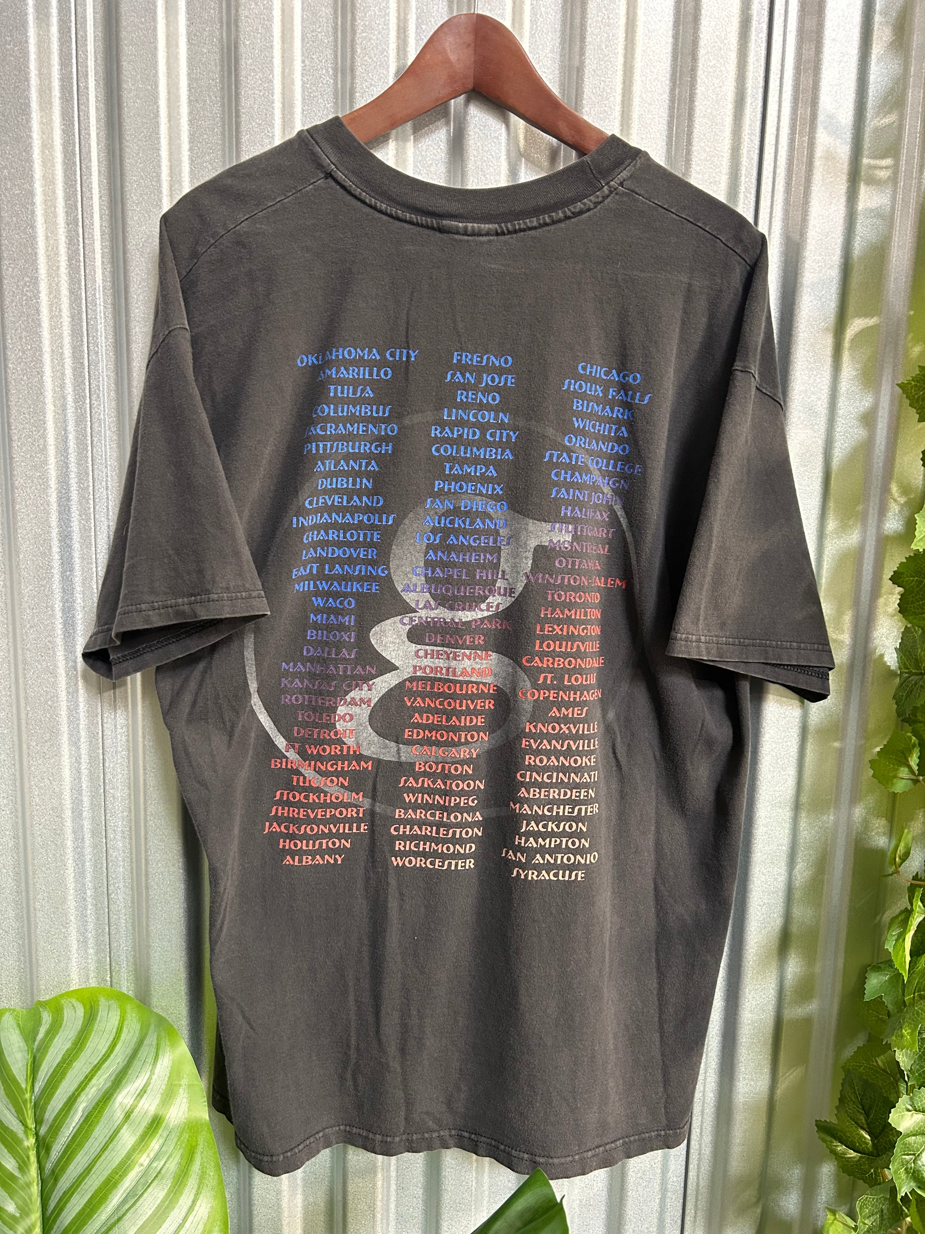 Vintage Garth Brooks Slit Neck Band T-shirt - Size XL