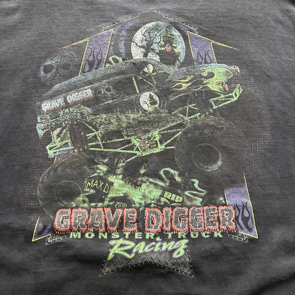 Vintage Distressed Grave Digger Racing Monster Truck T-shirt
