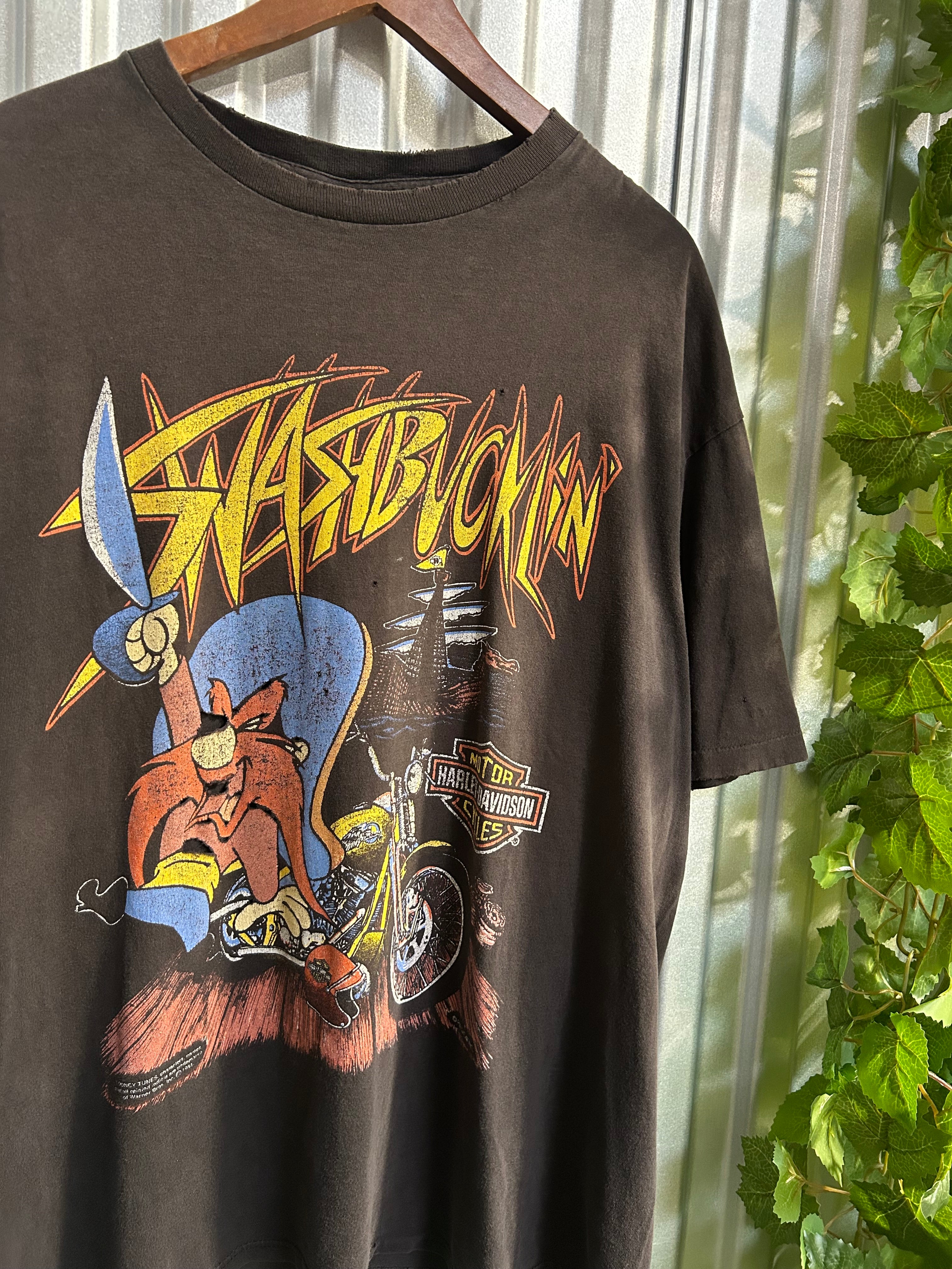 Vintage Harley Davidson Looney Tunes Swashbucklin’ Distressed T-shirt - Size XL