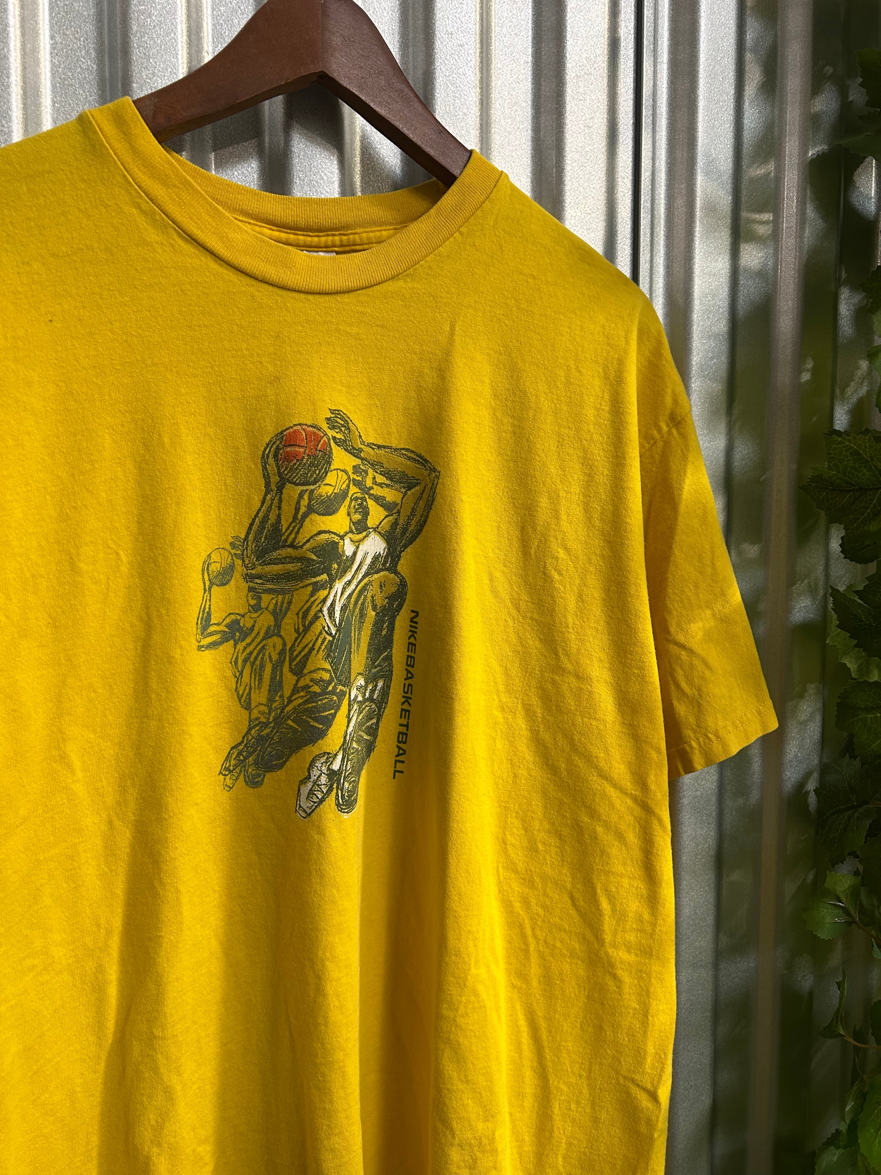 Vintage Nike Basketball Yellow T-shirt - Size Large