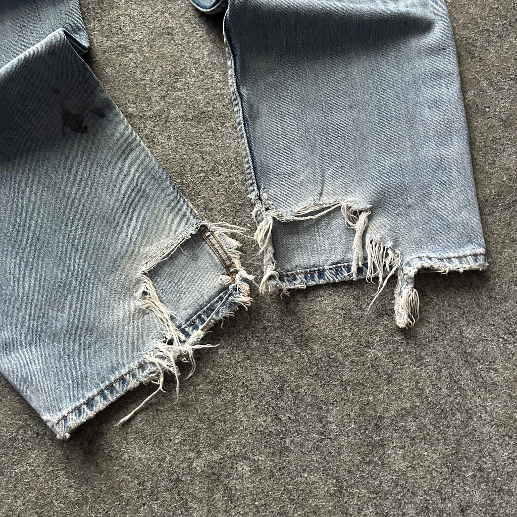 Vintage Distressed Levi’s 550 Jeans