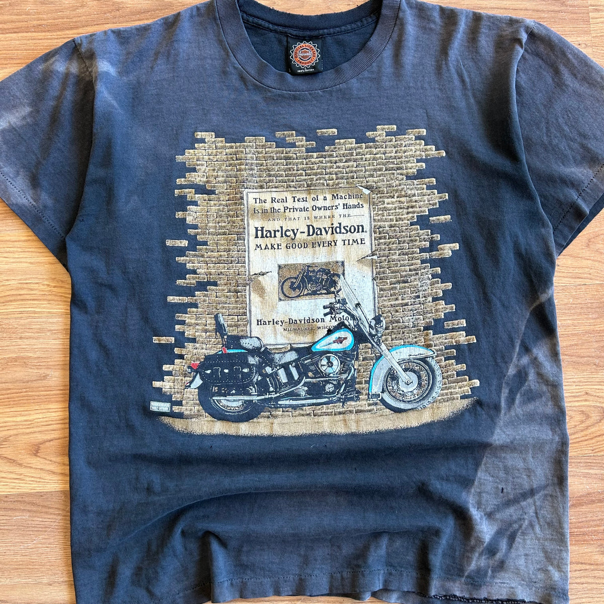 Vintage Harley Davidson Faded Brick Wall T-shirt - Size Large