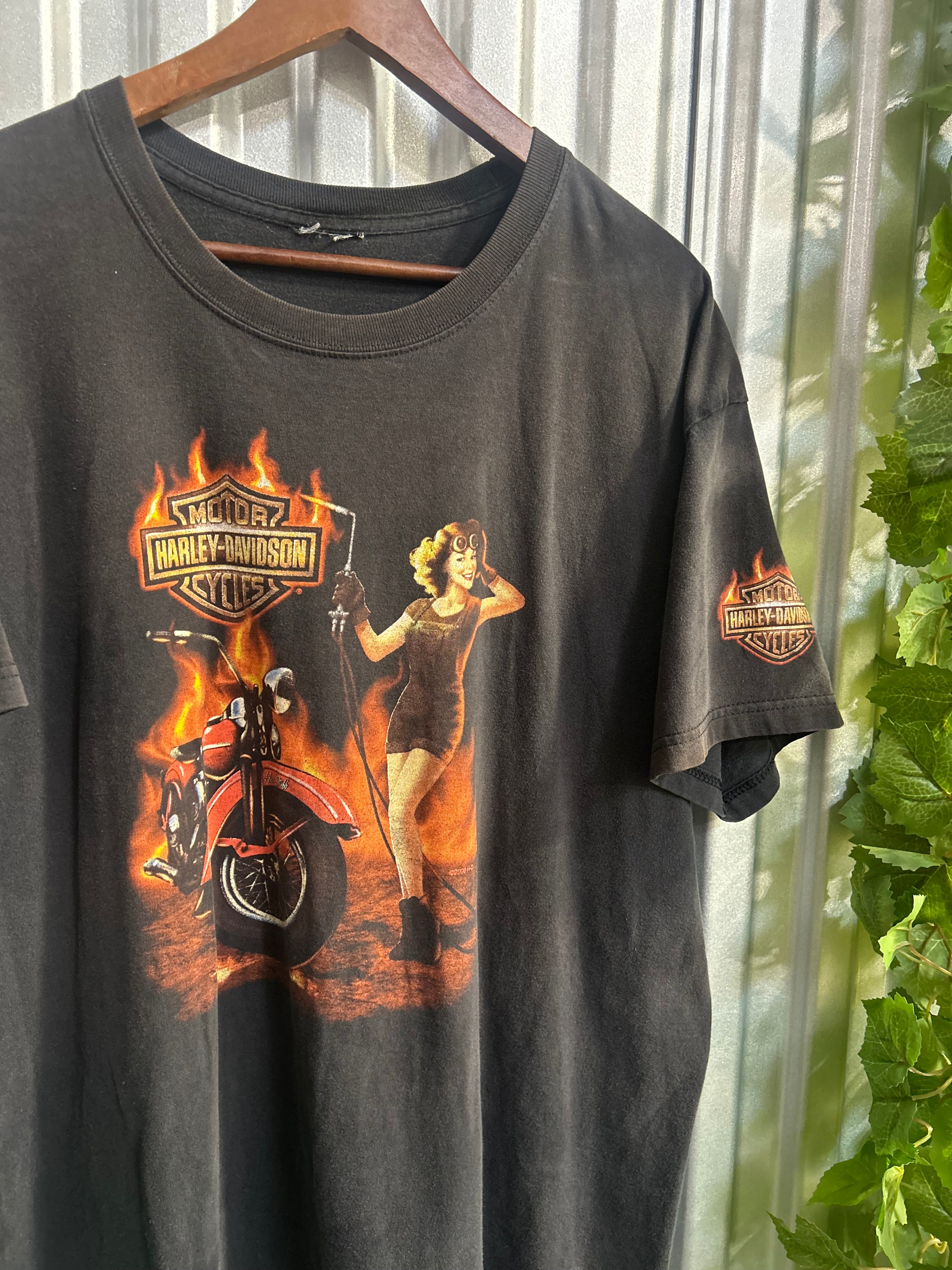 Vintage Harley Davidson Flame Woman Biker T-shirt - Size Xl