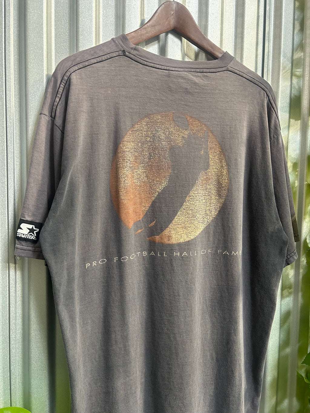 Vintage Faded Pro Football Hall of Fame Starter T-shirt - Size Xl