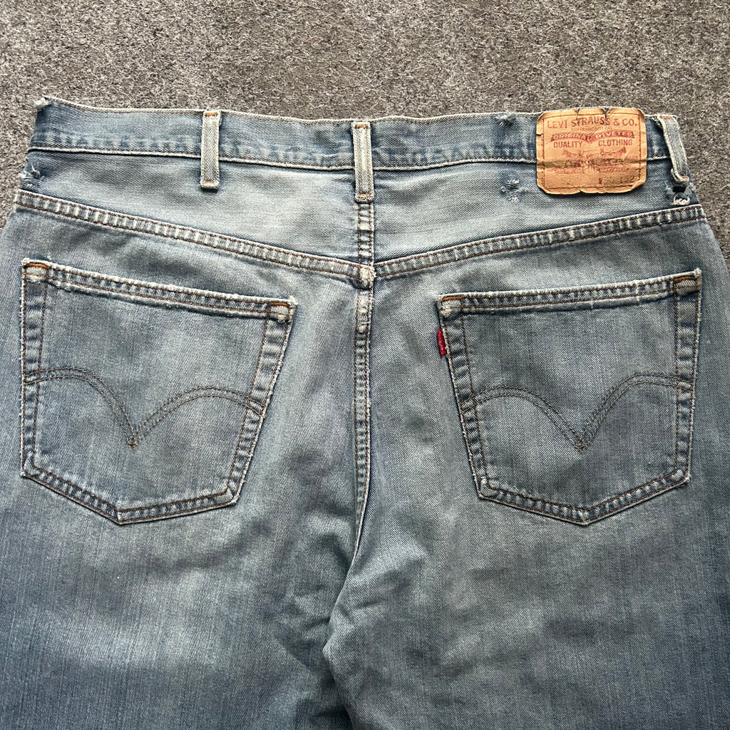 Vintage Relaxed Straight Levi’s 550 Blue Jeans