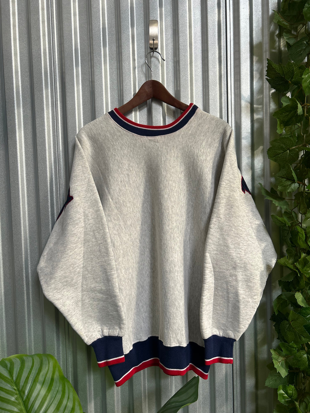 Vintage Cleveland Indians Spell-out Embroidered Crewneck - Size Large